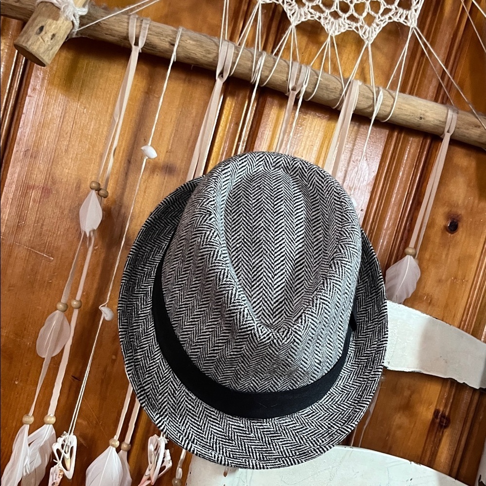 Elegant Women's Herringbone Fedora Hat - Picture 2 of 5